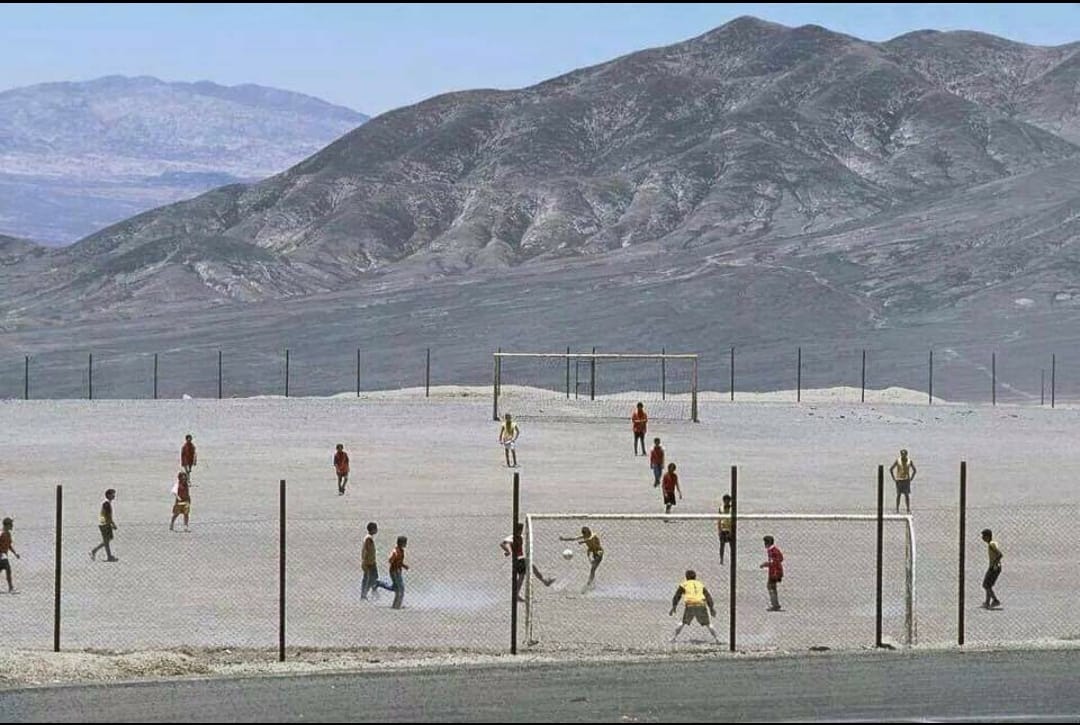 ..//images/Cancha_De_Futbol_Chuquicamata.jpg